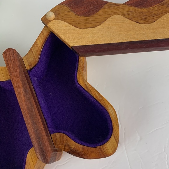 Handcrafted wooden butterfly box - Picture 4 of 15